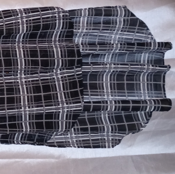 Mileage Women's Plus Size Asymmetrical Sheer Checkered Button-Down Top 2X - Picture 4 of 5